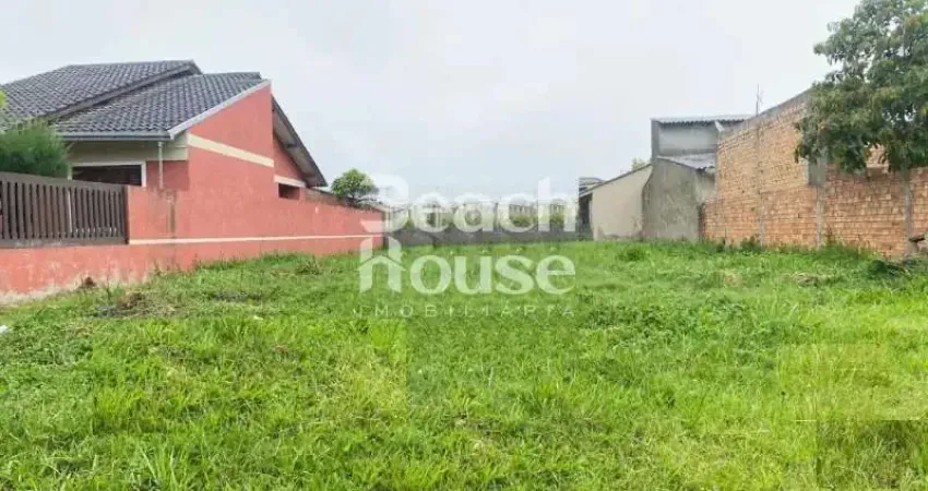 Terreno  em nova tramandaí ,a poucos metros da avenida principal.