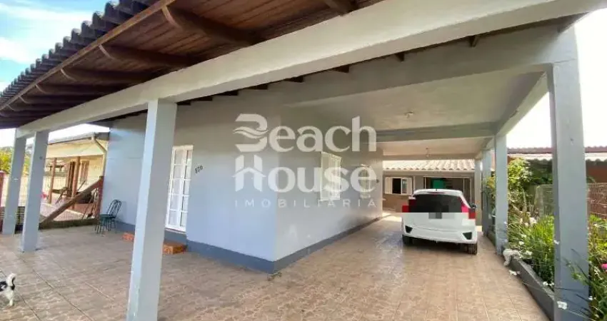 Linda casa com uma localização estrategica na cidade de tramandaí !!!