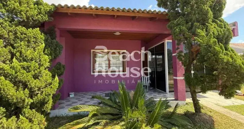 Linda casa semi mobiliada, muito bem localizada no bairro aldeia da lagoa !!!