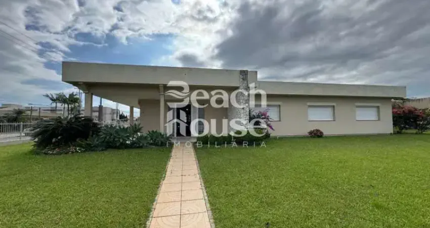 Espaço, conforto e segurança na zona nova – casa com 4 quartos em terreno amplo de 1.014m² !!!