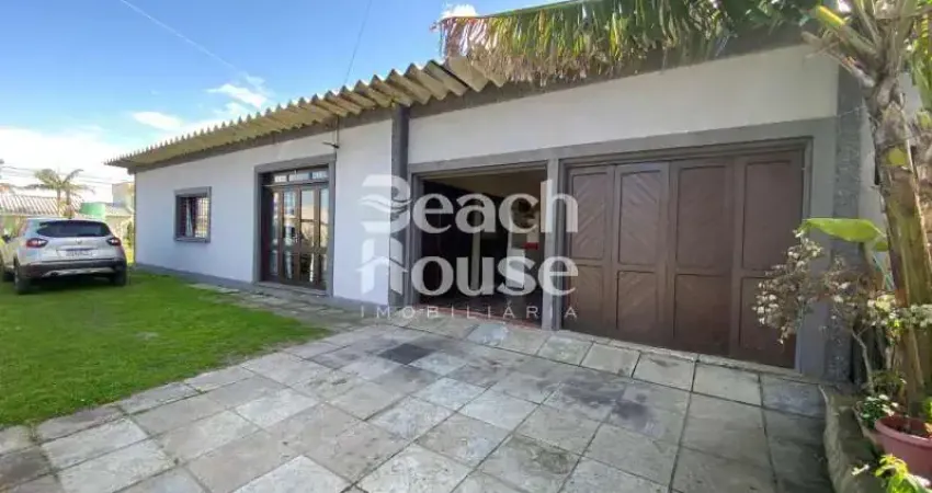 Casa com 4 quartos à venda na Zona Nova, Tramandaí