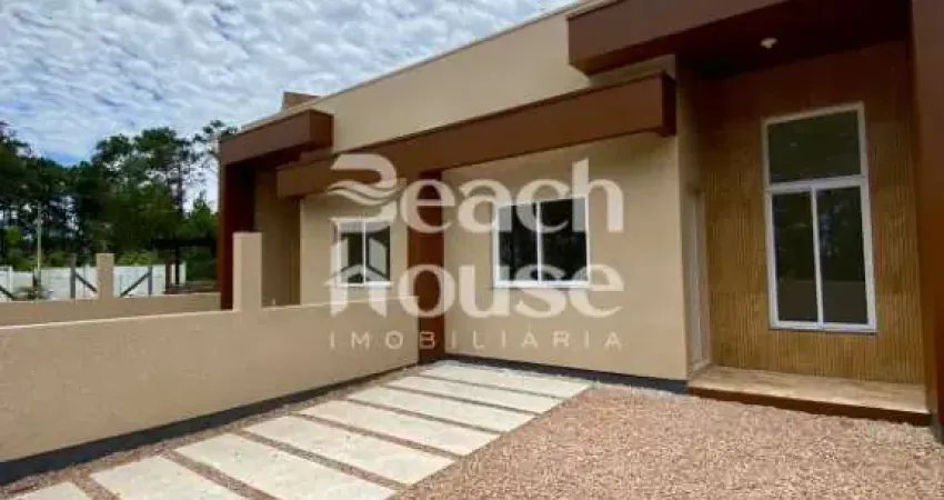 Belíssima casa geminada em alto padrão,bem perto do centrinho de nova tramandaí.....