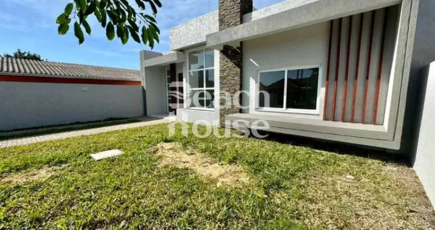 Casa com dois dormitorios e com uma linda lareira na sala na zona nova