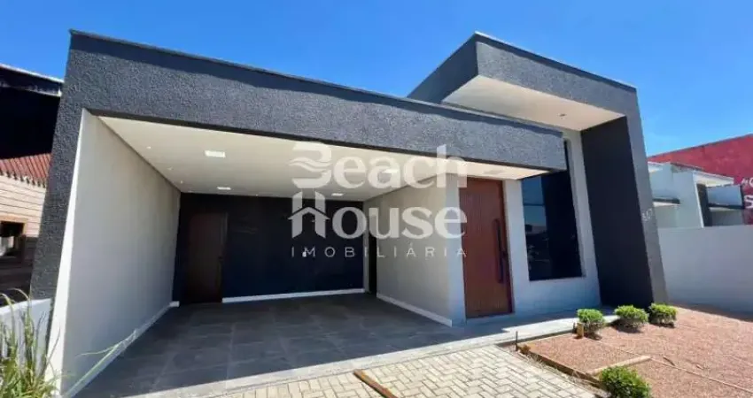 Casa padrão contenporâneo ,localizada em região de moradores, nova tramandaí