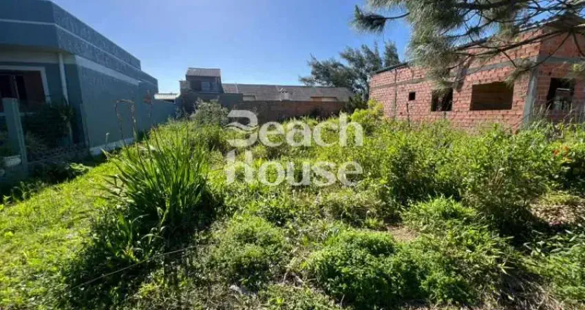 Terreno inteiro em região de moradores fixos! ótima localização!