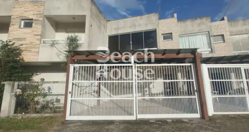 Duplex com sacada! a 1 quadra do mar e a poucos minutos do centro de tramandaí!