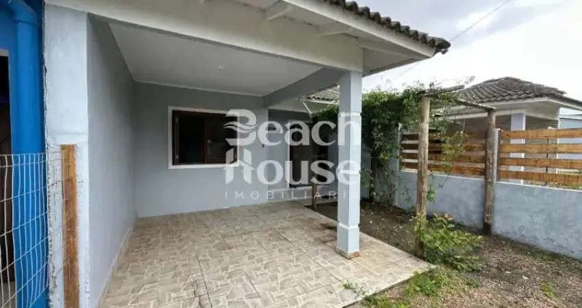 Geminada com 3 dormitórios, a poucos metros da avenida principal! ótimo preço!