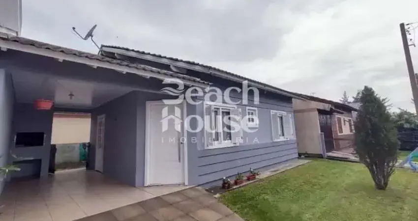 Bela casa  e fácil acesso a vários comércios locais de nova tramandaí!!!!!