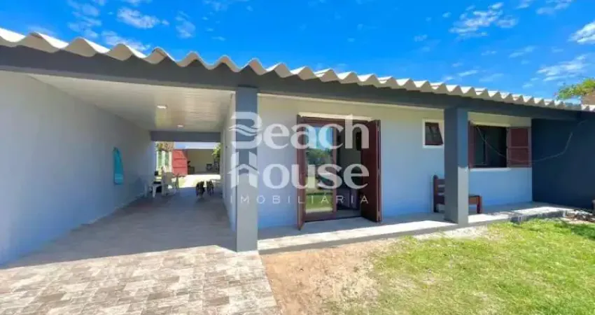 Ótima casa toda reformada, com aberturas em itaúba! próxima ao mar!