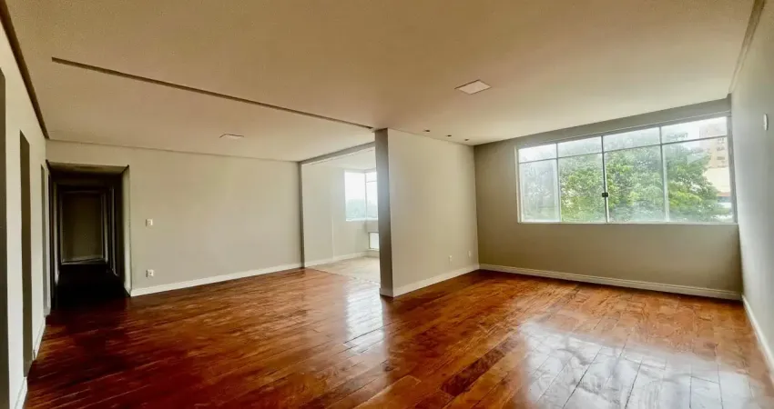 Lindo apartamento com 4 quartos ,2 vagas de garagem no coração da pituba