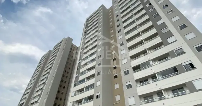 Apartamento novo de 02 dormitórios com vaga de carro e moto coberto - ótima localização.