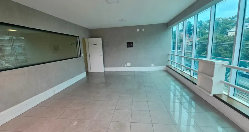 Prédio comercial para Locação com 03 pavimentos e 500M² vaga para 16 veiculos