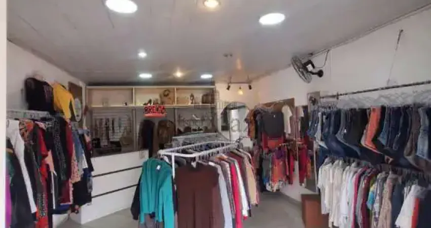 Casa comercial para alugar na Rua Dolzani Ricardo, Centro, São José dos Campos