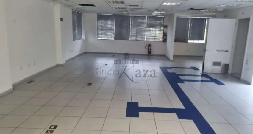 Casa comercial para alugar na Alameda dos Nhambiquaras, Moema, São Paulo