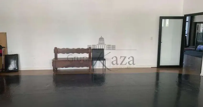 Casa comercial para alugar na Rua Carlos Maria Auricchio, Prédio, Condomínio Royal Park, São José dos Campos