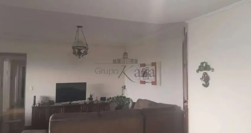 Oportunidade - Apartamento - Centro - Residencial Por do Sol - 4 Dormitórios - 164m².