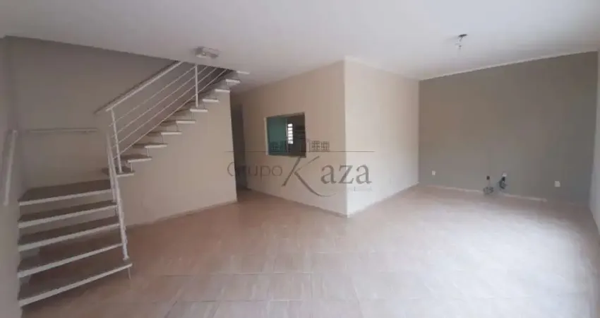 Oportunidade - Casa - Jardim Pararangaba - 5 Dormitórios - 150m².