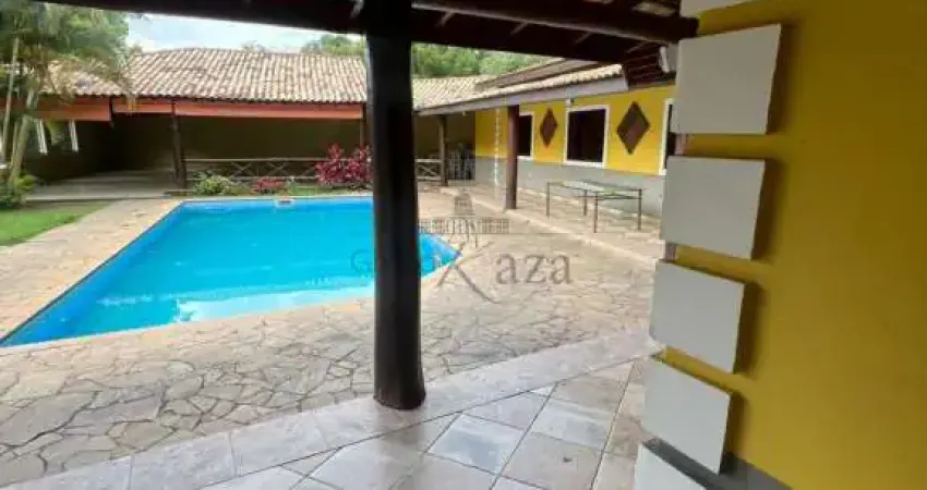 Fazenda à venda na Estrada Municipal Luiz Albino Bortolotti, 1251405, Capuava, São José dos Campos