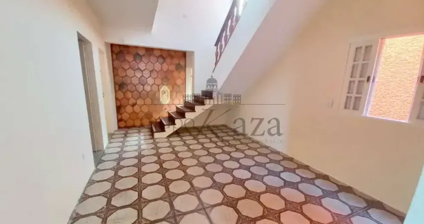 Casa sobrado - 5 dormitórios - 4 garagens cobertas - monte castelo - 350m²