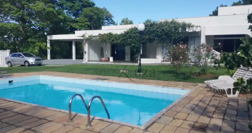 Oportunidade - casa em condomínio - condomínio quinta das flores - bosque dos eucaliptos - 3 suítes - 540m².