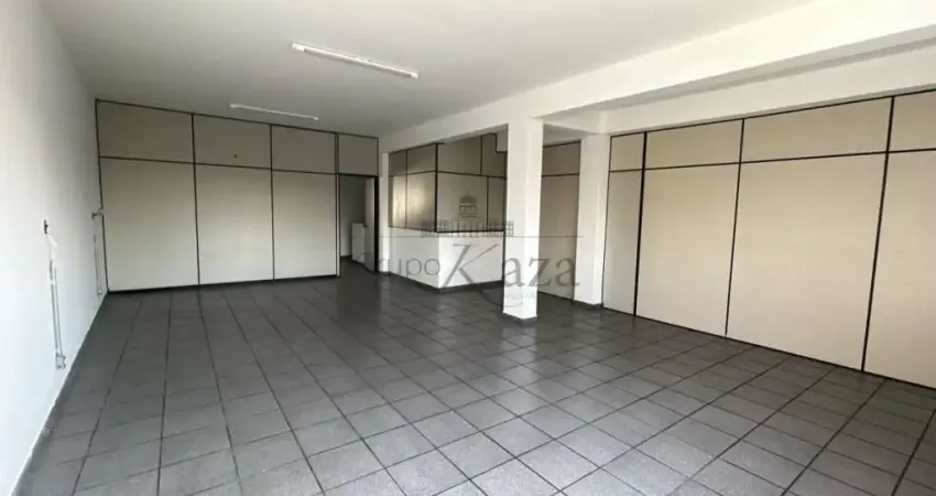 Sala comercial para alugar na Rua Doutor Lúcio Malta, Centro, Jacareí