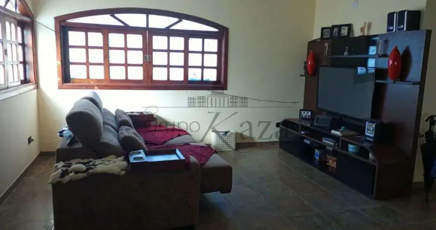Oportunidade - casa em condomínio - residencial jardim coleginho - vila zezé - jacareí - 5 dormitórios - 670m².