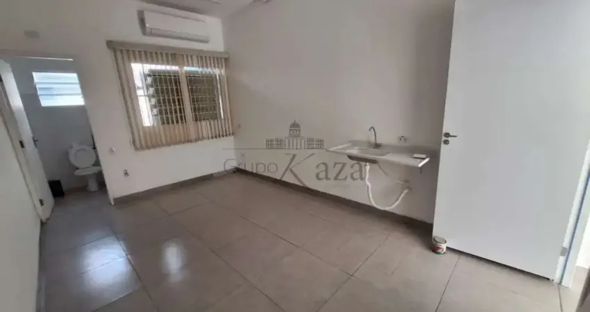 Casa comercial para alugar na Rua Amim José, Sala 06, Centro, Jacareí