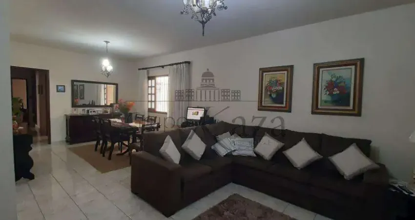 Casa com 3 quartos à venda na Avenida Bruno Decaria, 532361, Jardim Santa Maria, Jacareí