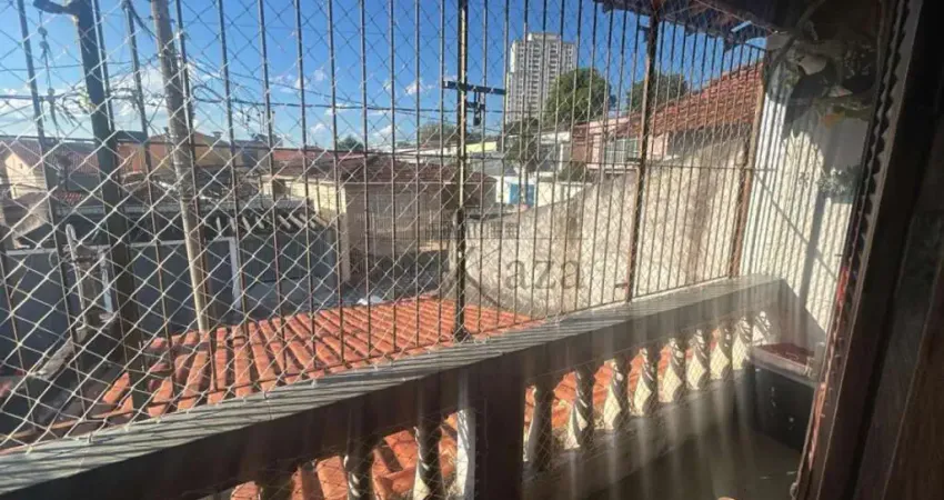 Oportunidade - Casa Sobrado - Jacareí - Centro - 2 Dormitórios - 180m².