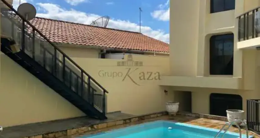 Oportunidade - Casa - Jacareí - Centro - 6 Dormitórios - 289m².