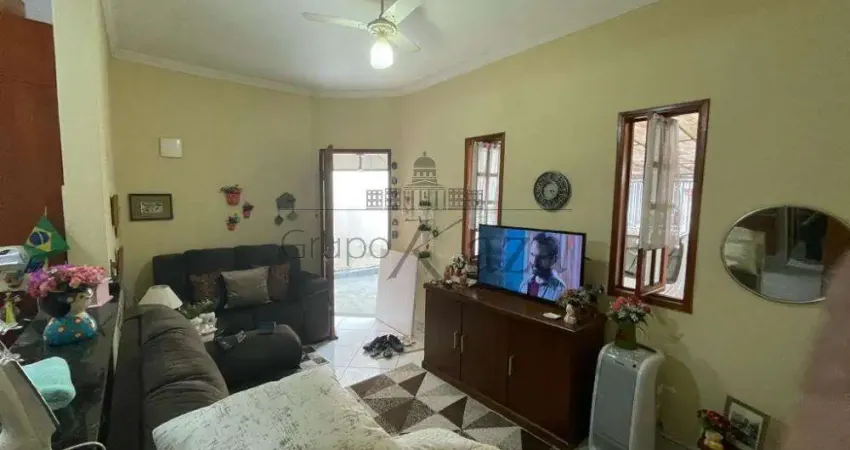 Casa - Residencial Santa Paula - Jacareí - 2 Dormitórios - 65m².