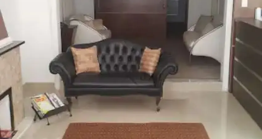 Casa com 4 quartos para alugar na Rua Itápolis, 572083, Pacaembu, São Paulo