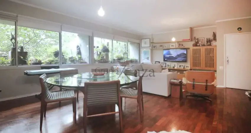 Apartamento com 3 quartos para alugar na Avenida Antônio Joaquim de Moura Andrade, 552987, Vila Nova Conceição, São Paulo