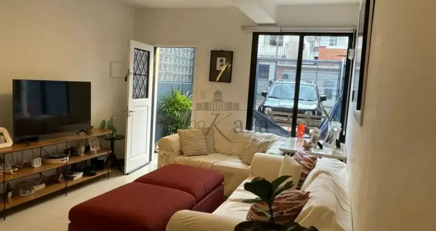 Casa com 3 quartos à venda na Rua das Camélias, 512280, Mirandópolis, São Paulo