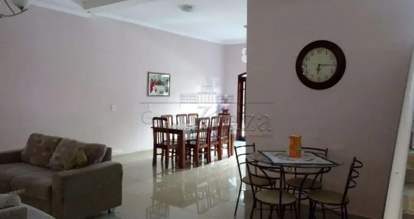 Casa- sobrado - jacareí - villa branca - 4 dormitórios - 190m².