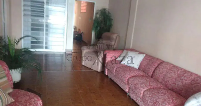 Casa comercial à venda na Avenida Andrômeda, Bosque dos Eucaliptos, São José dos Campos