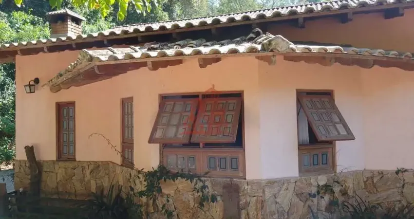 Casa à venda no capuava – 296 m², lago, piscina, edícula e muito espaço! oportun