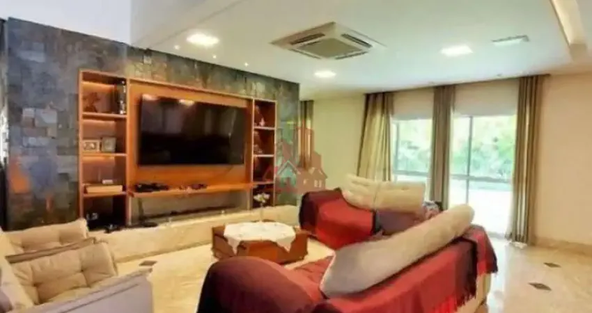 Sobrado de Luxo à Venda em Cotia – 5 Suítes, Piscina e Área Gourmet