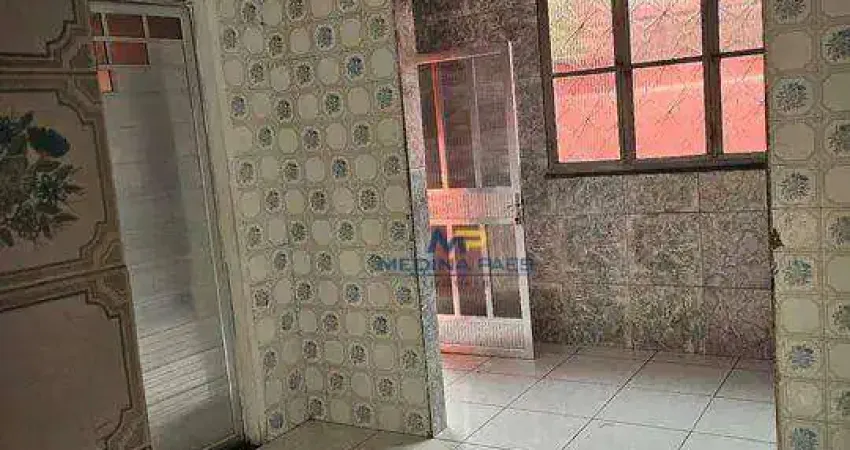 Casa com 2 dormitórios à venda, 127 m² por R$ 240.000,00 - Trindade - São Gonçalo/RJ
