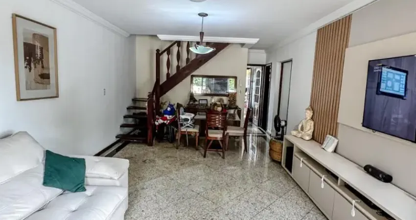 Oportunidade! Casa 04 quartos em condomínio no Alto da Glória