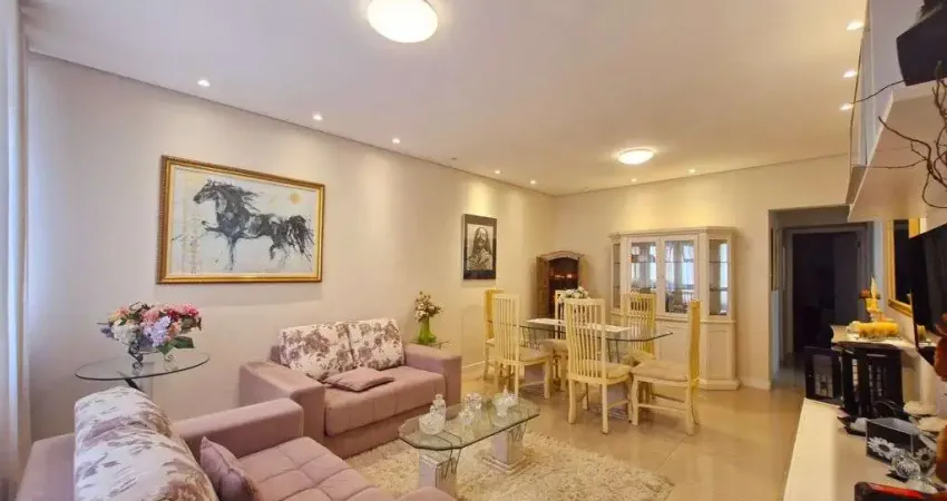 Apartamento totalmente reformado e mobiliado à venda no Gonzaga