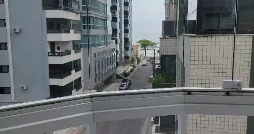 Lindo apartamento mobiliado na meia praia a 100m do pier, locação anual