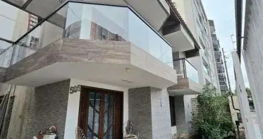 Linda casa, de frente e sol da manhã, em jardim camburi - vitória - es