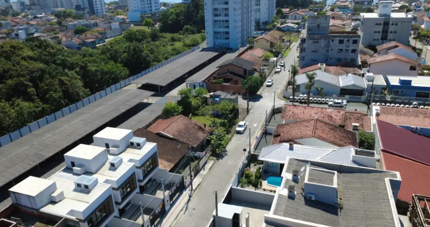 Sobrado alto padrão com 3 suítes a 400m da praia – balneário piçarras/sc