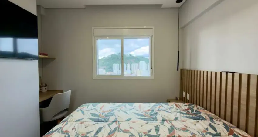 Apartamento Semidecorado à Venda no Campo Grande, Santos/SP / 1 Dormitório e Vaga