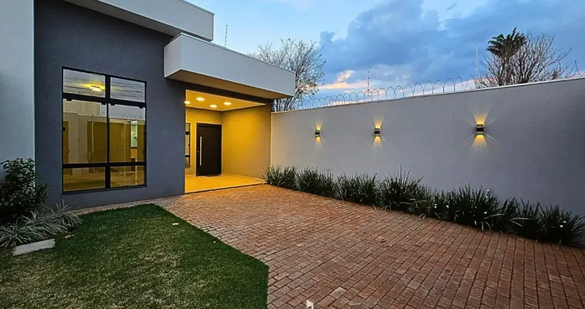 Casa térrea- toda planejada- 3 quartos sendo 1 suíte- piscina com cascata, prainha e hidro, espaço gourmet- proximo a lagoa itatiaia