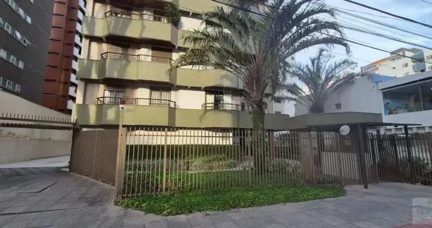 Apartamento com 3 quartos para alugar na R. Santo Inácio Loyola, Centro, Florianópolis