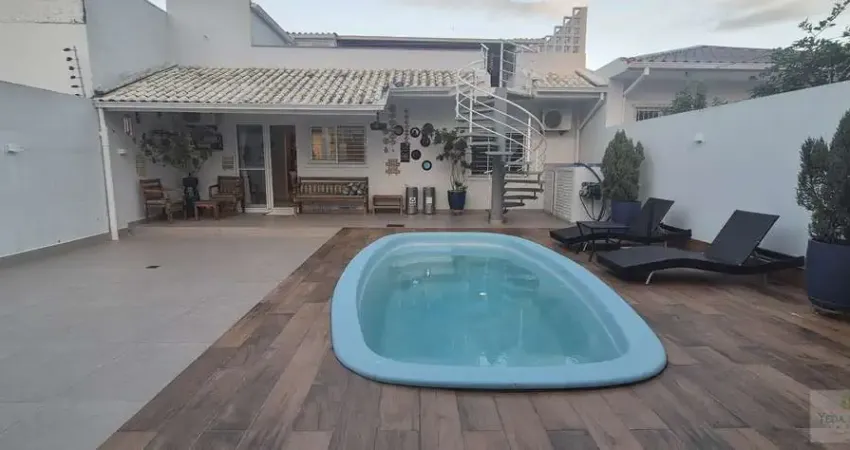 Casa no Balneário Estreito