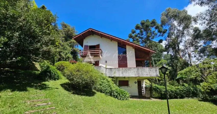 Belíssima casa em bairro nobre - belíssima casa em bairro nobre de campos do jordão