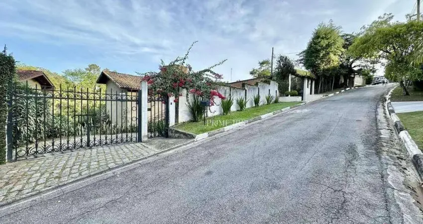 Casa charmosa com spa e vista para a natureza na granja viana – condomínio fechado